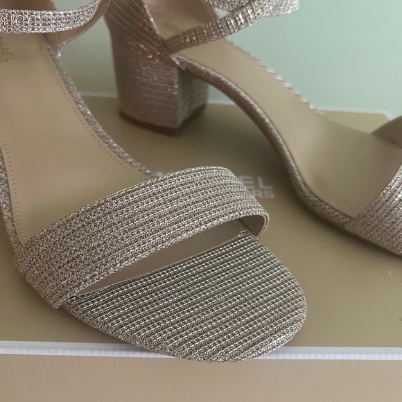 Michael Kors women’s Gold Block Heels Size 8. NWT - Picture 5 of 6